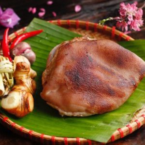 Thịt chân giò thui sẵn